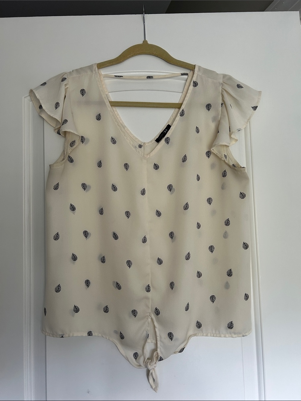 Papermoon Cream Printed Flutter-Sleeve V-Neck Tie-Hem Top